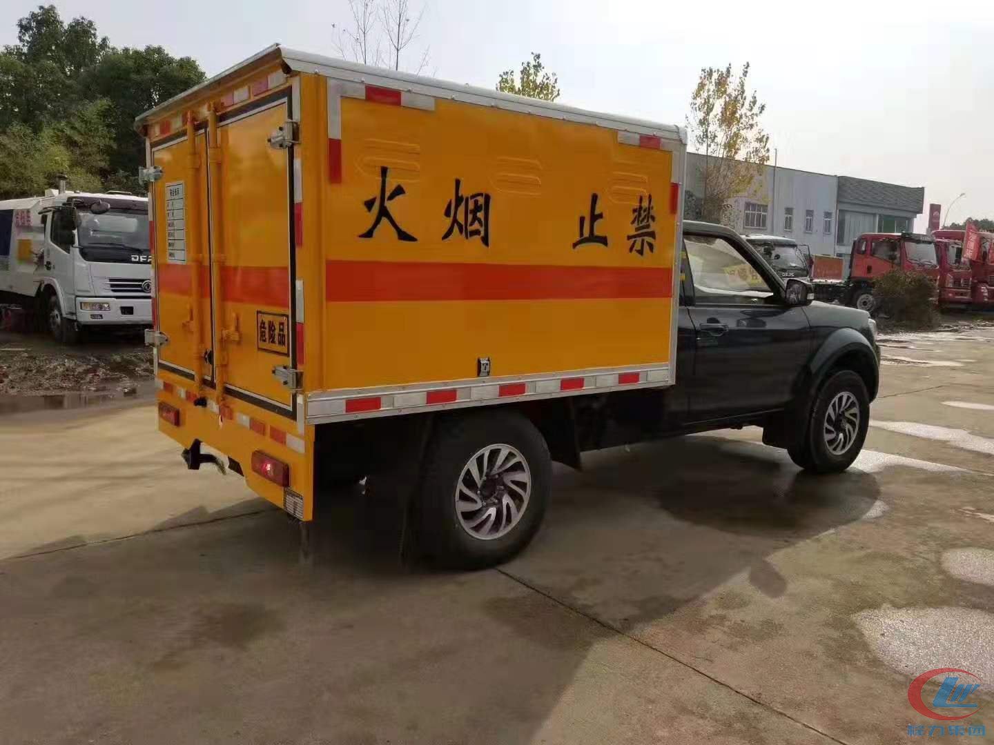 东风皮卡危险品运输车